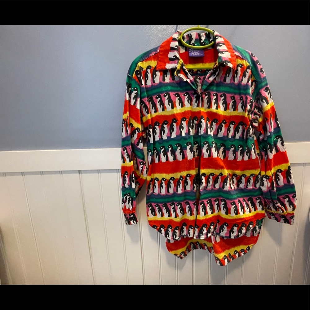Vintage retro button down. Funky & fun 💥